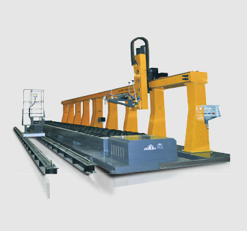 Z6尊龙凯时CNCG系列大管径摩擦盘数控相贯线切割机