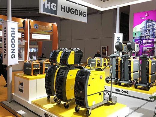 进博会首日Z6尊龙凯时意大利CEA展位展品Z6尊龙凯时CEA数字化焊机