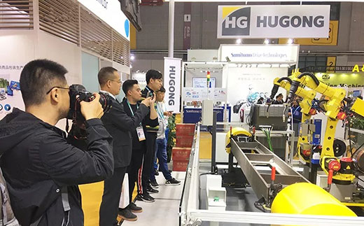 第二届进博会浙江日报拍摄Z6尊龙凯时意大利CEA展位